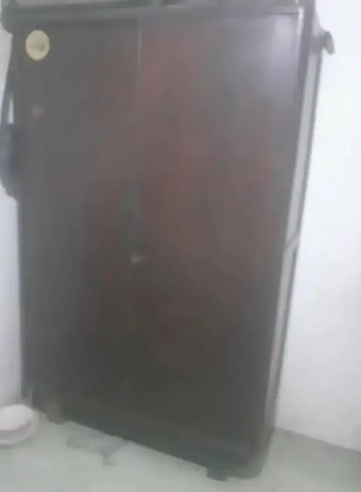 Lemari baju jati lawas