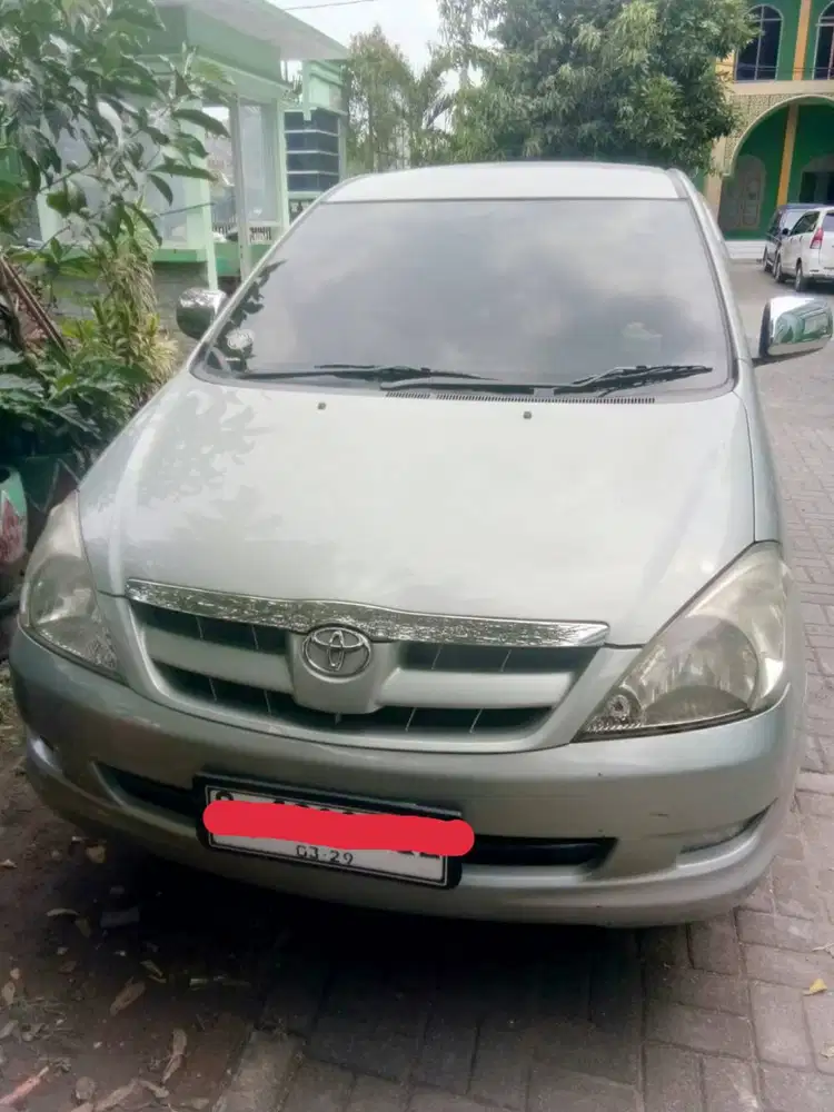 Toyota Innova type V bensin tahun 2005