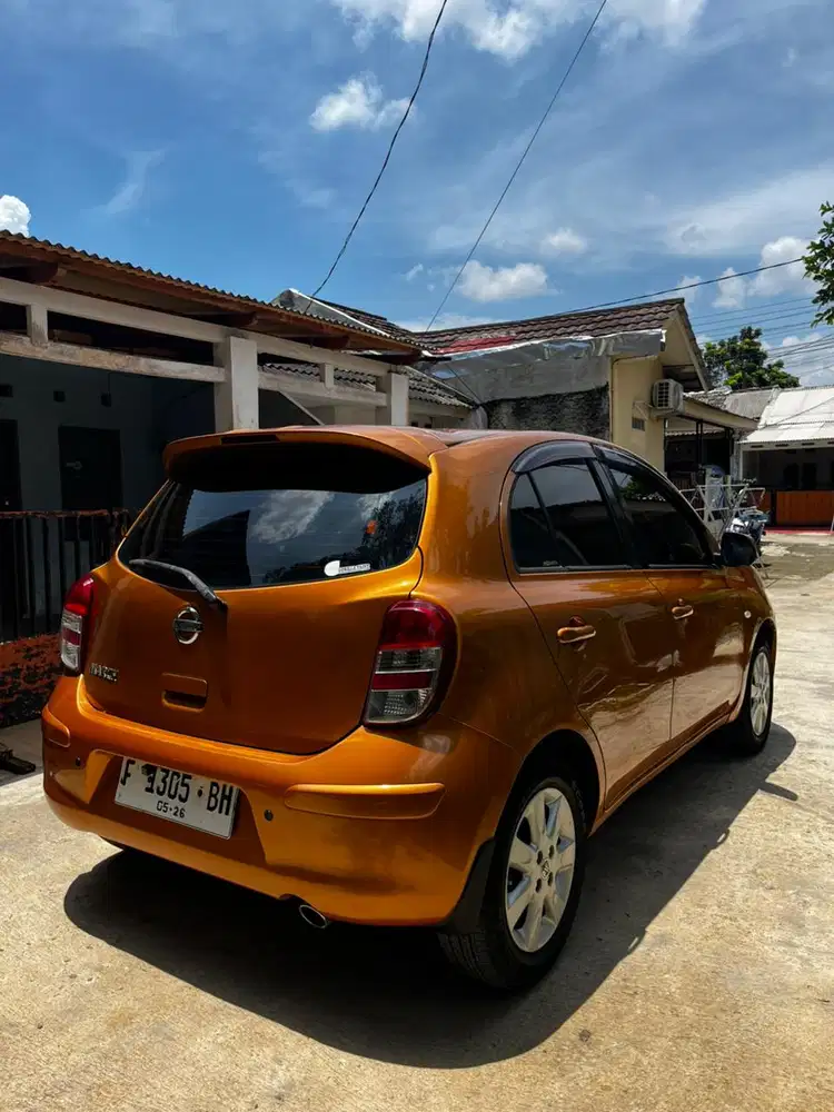 Nissan March 2011 Bensin