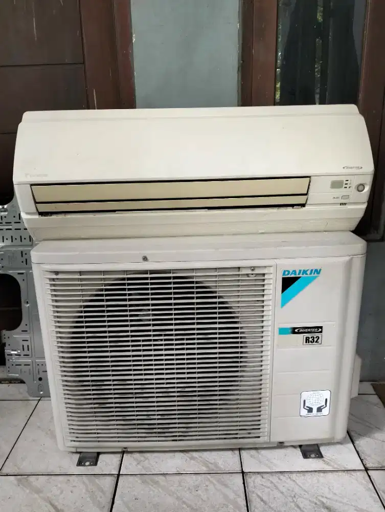 ac split 1 pk daikin inverter dingin,bagus