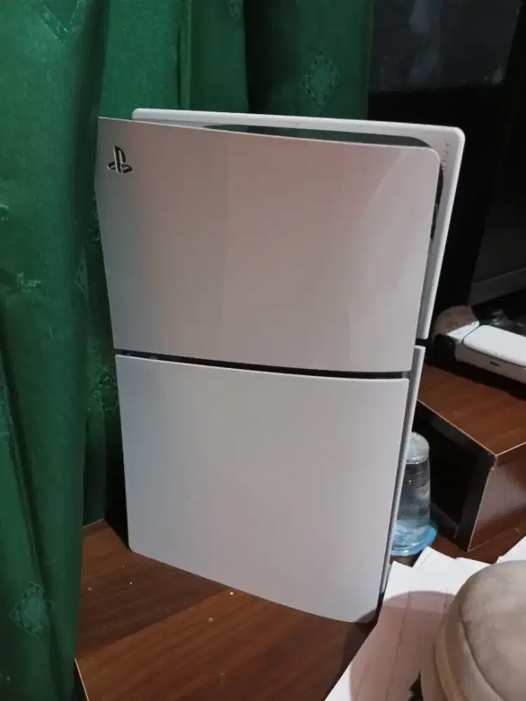 PS5 Slim (Second Like New)