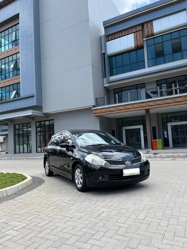 Nissan Latio Hatchback (2008)