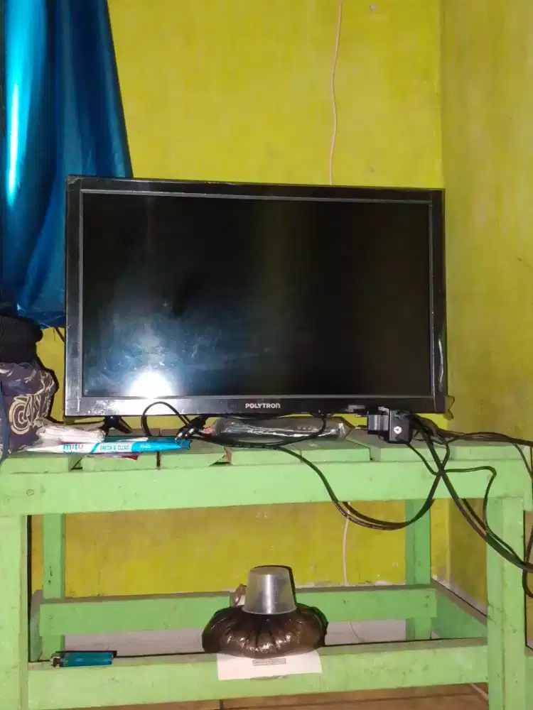 Saya salah beli barang mangkanya mau saya jual tv nya masih baru kok