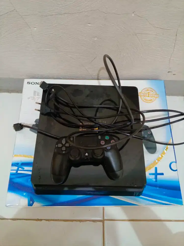 Ps 4 slim ori 1 stik