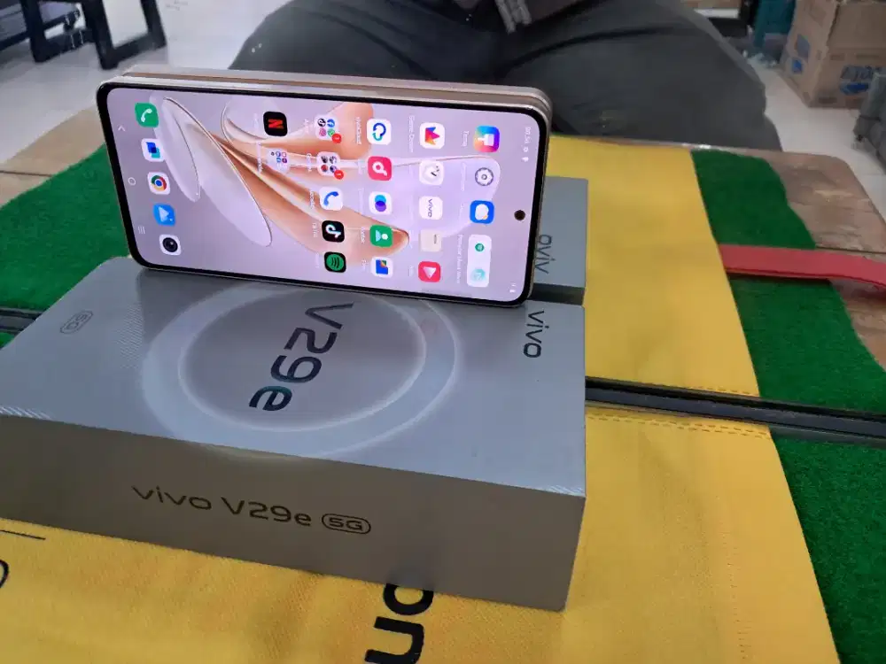 VIVO V29 E 5G Ram 8 /256 gb lengkap nornal tampa kendala