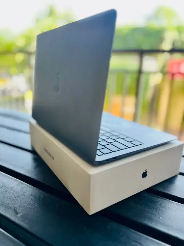 MacBook Air M1 2020 13-Inch iBox ID/A 8/256GB Space Grey