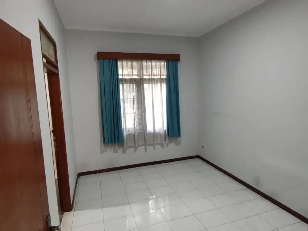 TERMURAH*DISEWAKAN RUMAH SEMI FURNISH DI KOMPLEK BATUNGGAL INDAH KOTA BANDUNG