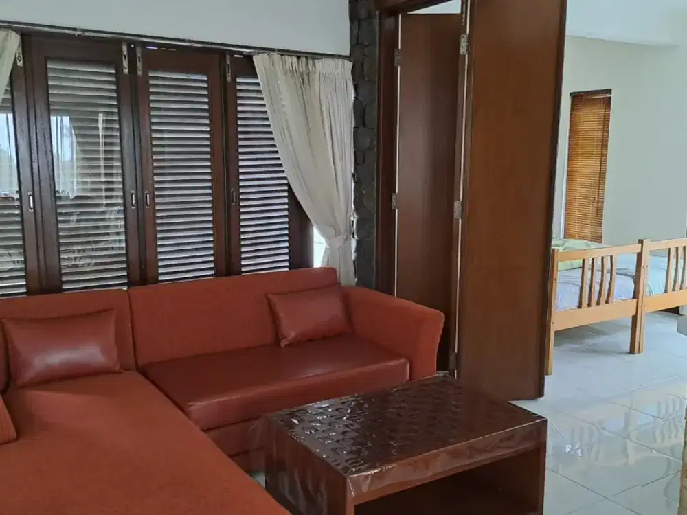 Jual Villa Istana Bunga (2 lantai + 1 mezanine + balkon)
