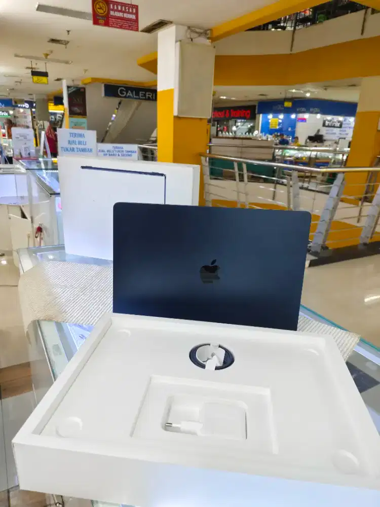 Macbook Air 15inch ibox 8/256 open dus aja