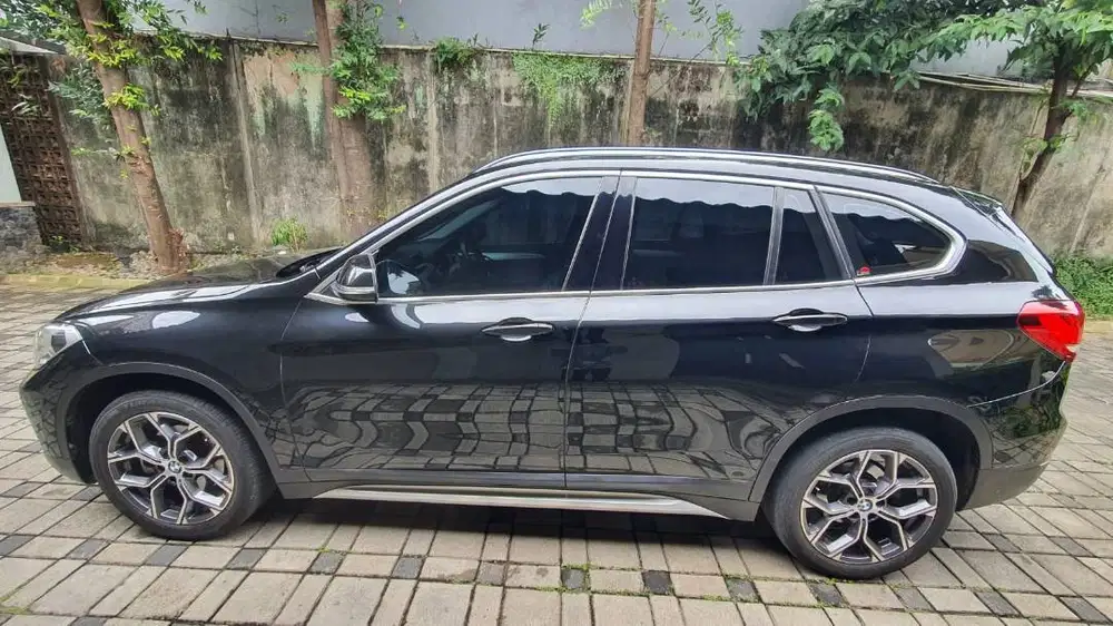 Dijual BMW X1 (2021) 1.5 sDrive18i Bensin-AT