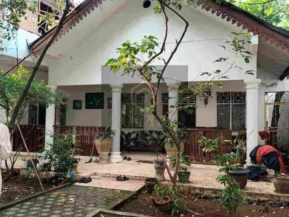 Di Jual Rumah Luas dan Nyaman di Komplek Elite Billy moon Jakarta Timur