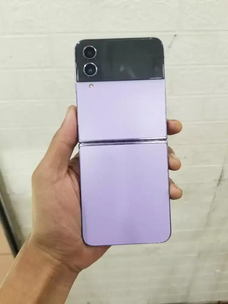 Samsung Z Flip 4 Ram 8/256 GB Fullset