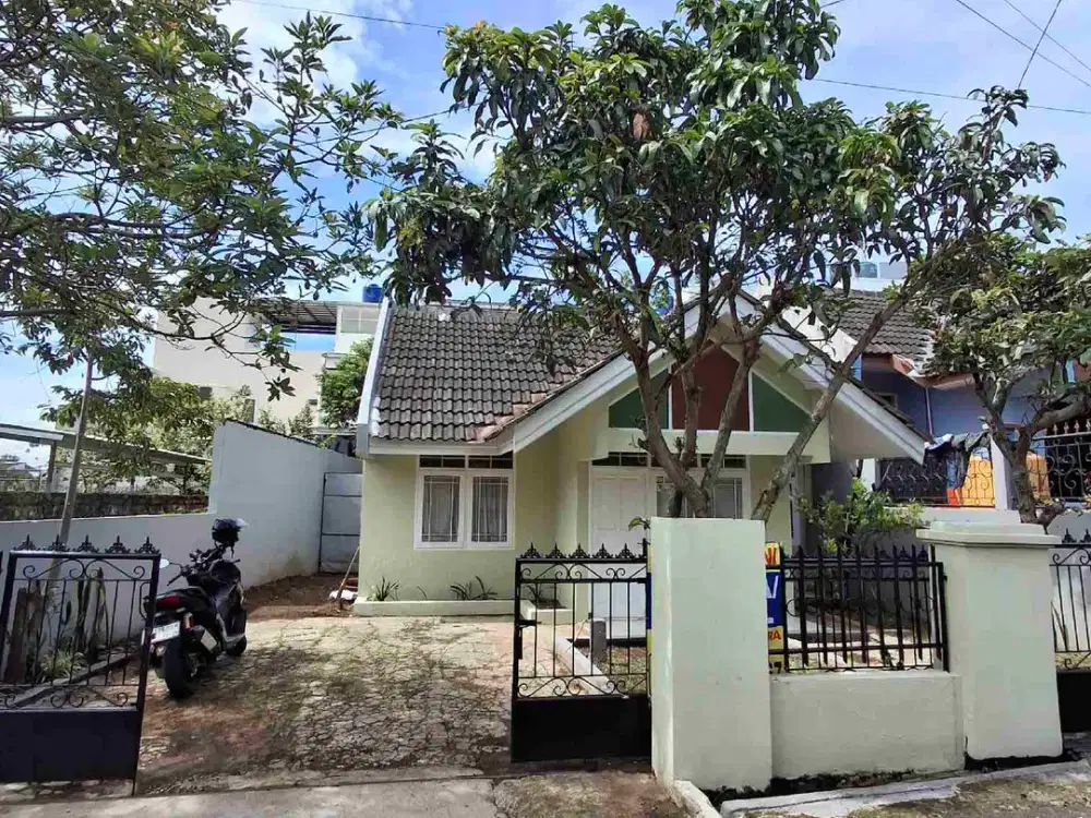 disewa rumah terawat dan luas di cimahi utara