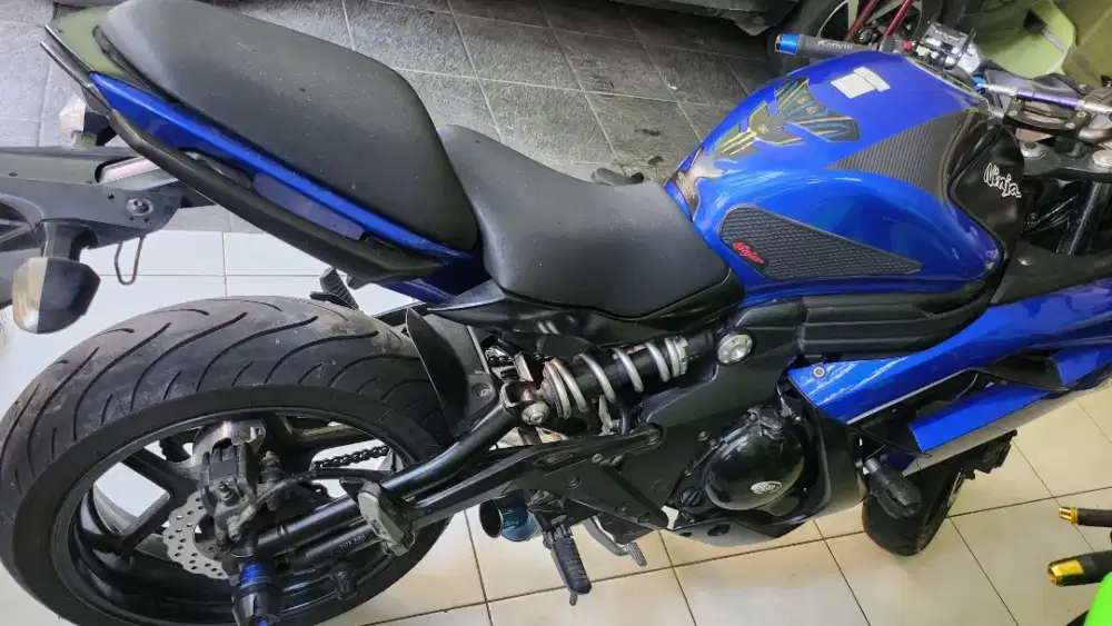 Kawasaki ER 650 CC fairing Biru