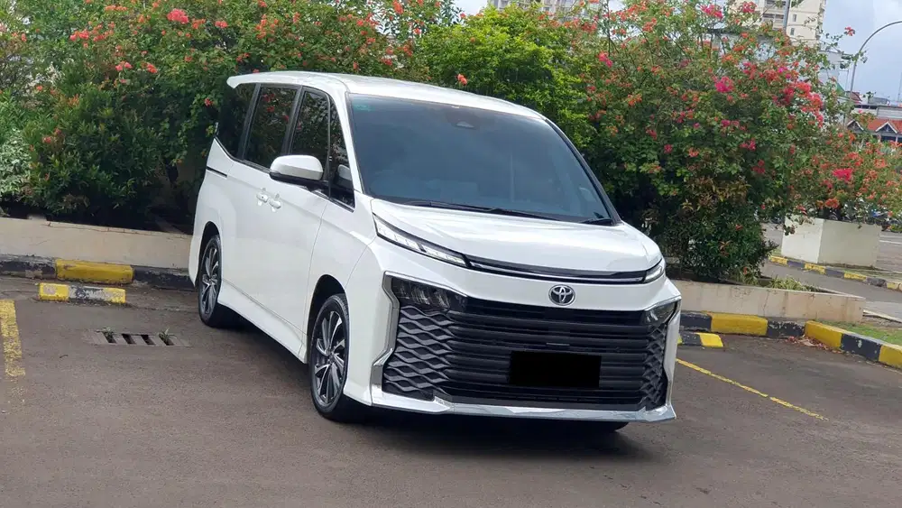 Toyota Voxy TSS Camera 360 AT 2023