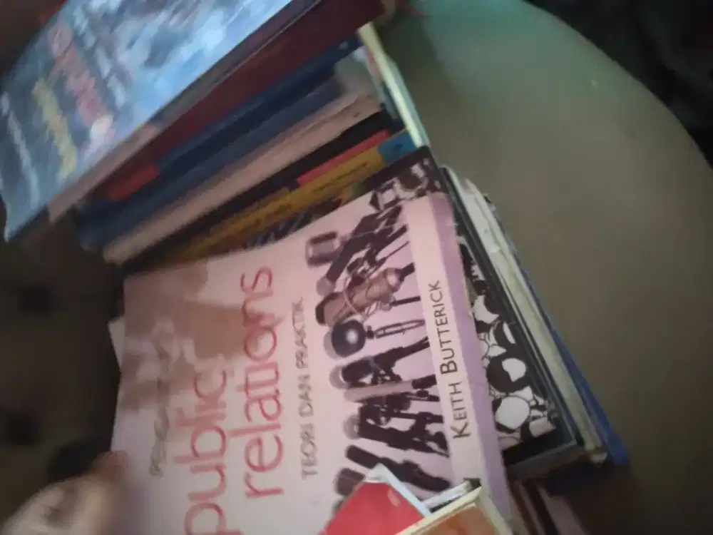 Menjual buku khusus ilmu komunikasi