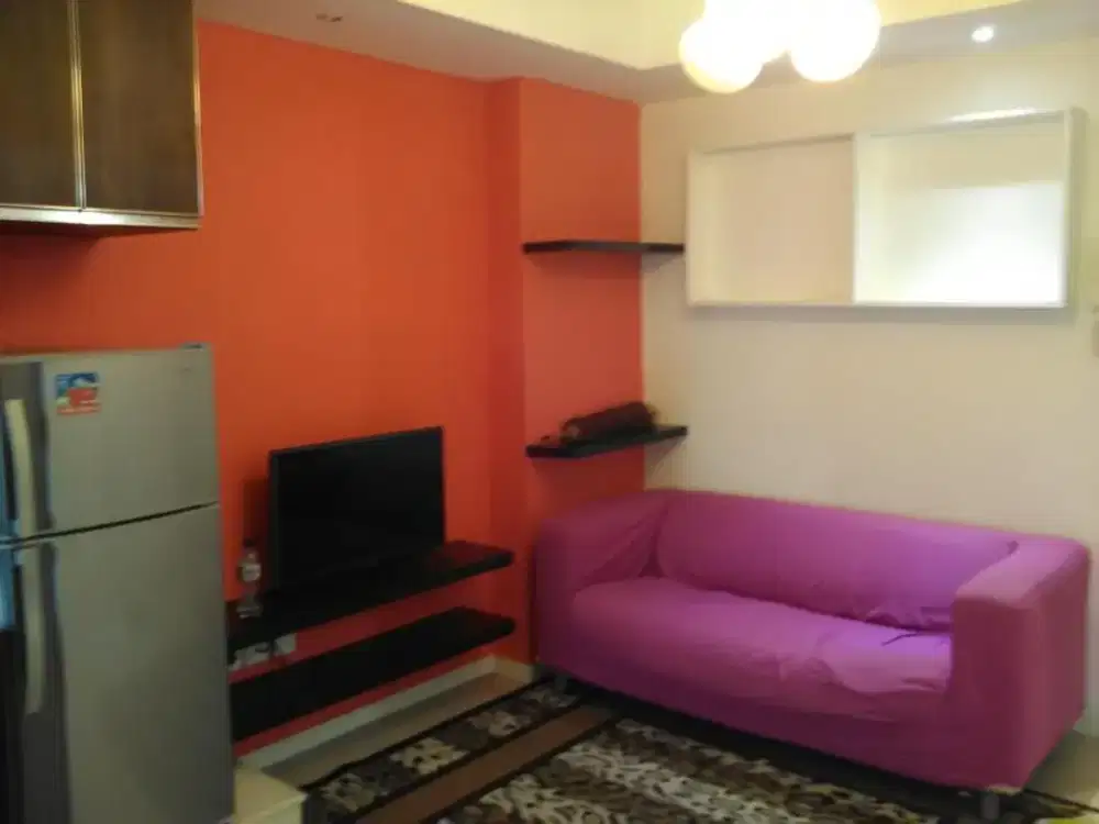 ready disewakan apartemen green lake sunter,tipe 2bedrooms full furnished,view laut priok,hadap utara,AC 3