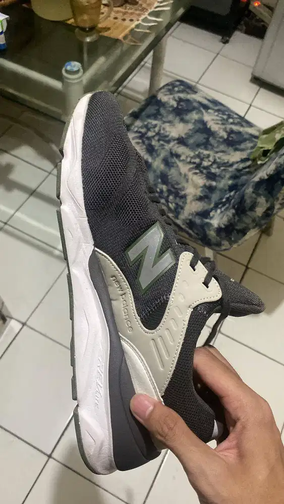 Sepatu New Balance Casual Pria Warna