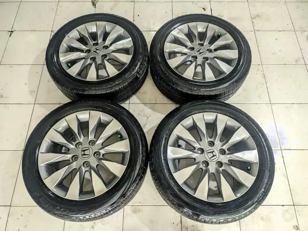 R16 original Civic FD facelit+Ban Bridgestone