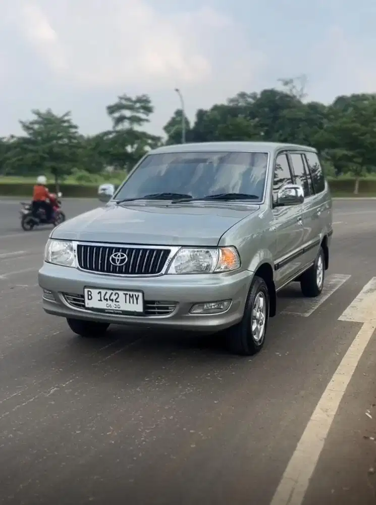 Toyota Kijang 2004 Bensin