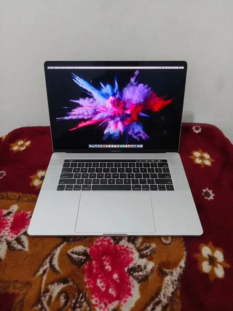 MACBOOK PRO 15INCH 2017 TOUCHBAR I7