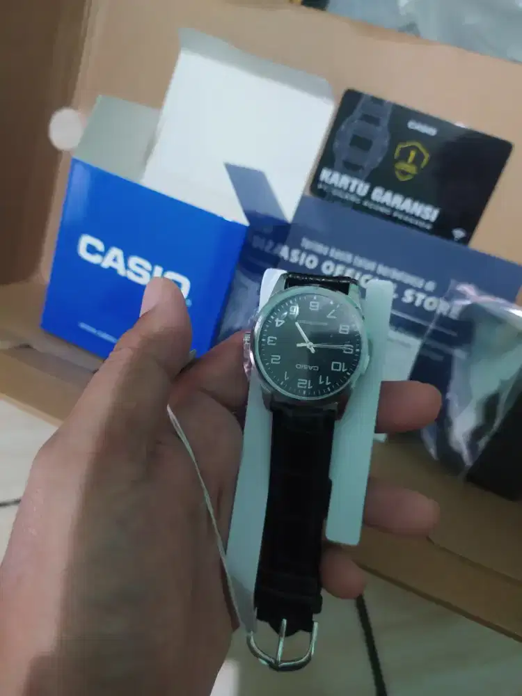Jam tangan pria Casio MTP V001L
