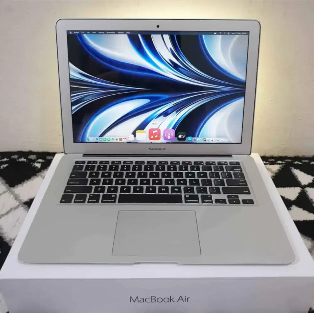 TERIMA Jual & BELI MACBOOK BARU BEKAS PRO AIR M1 M2 M3 M4 Iphond&ipad