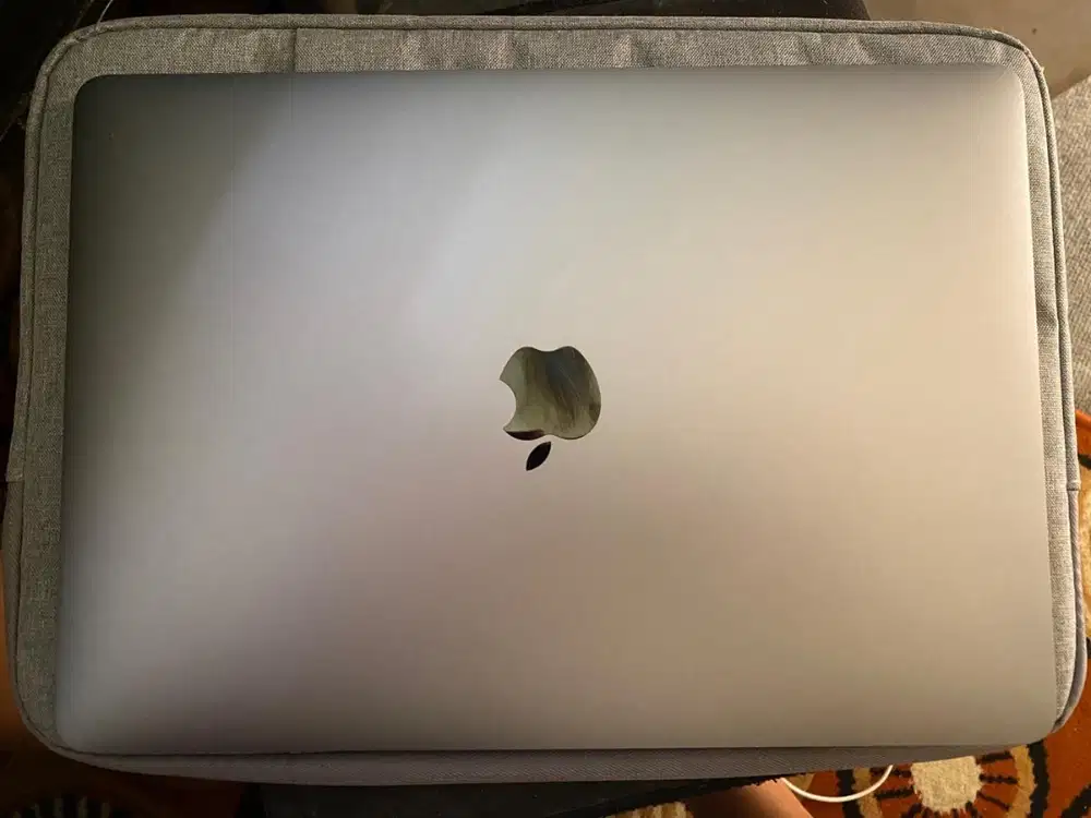 MacBook Air (Retina, 13 inci, 2020)
