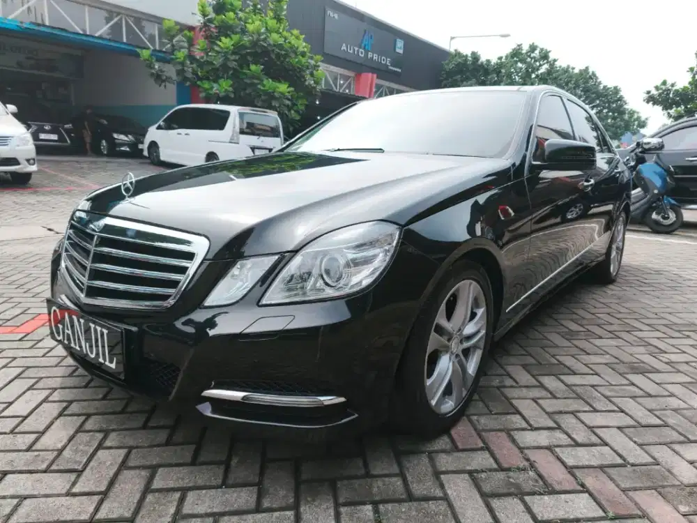 Mercedes Benz E 300 AVG 3.0 AT 2011