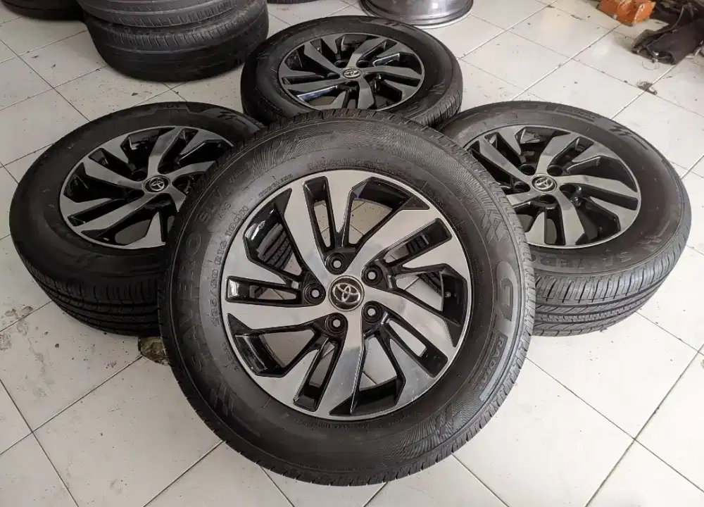 R16 original Toyota Rush mulus+Ban GT radial 95%