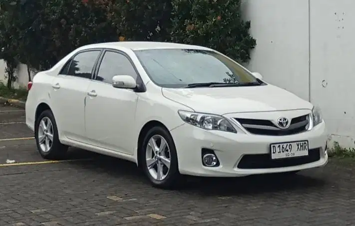 Corolla ALTIS V 2.0 AT 2013 LowKM 74rb FACELIFT RECORD TOYOTA BANDUNG