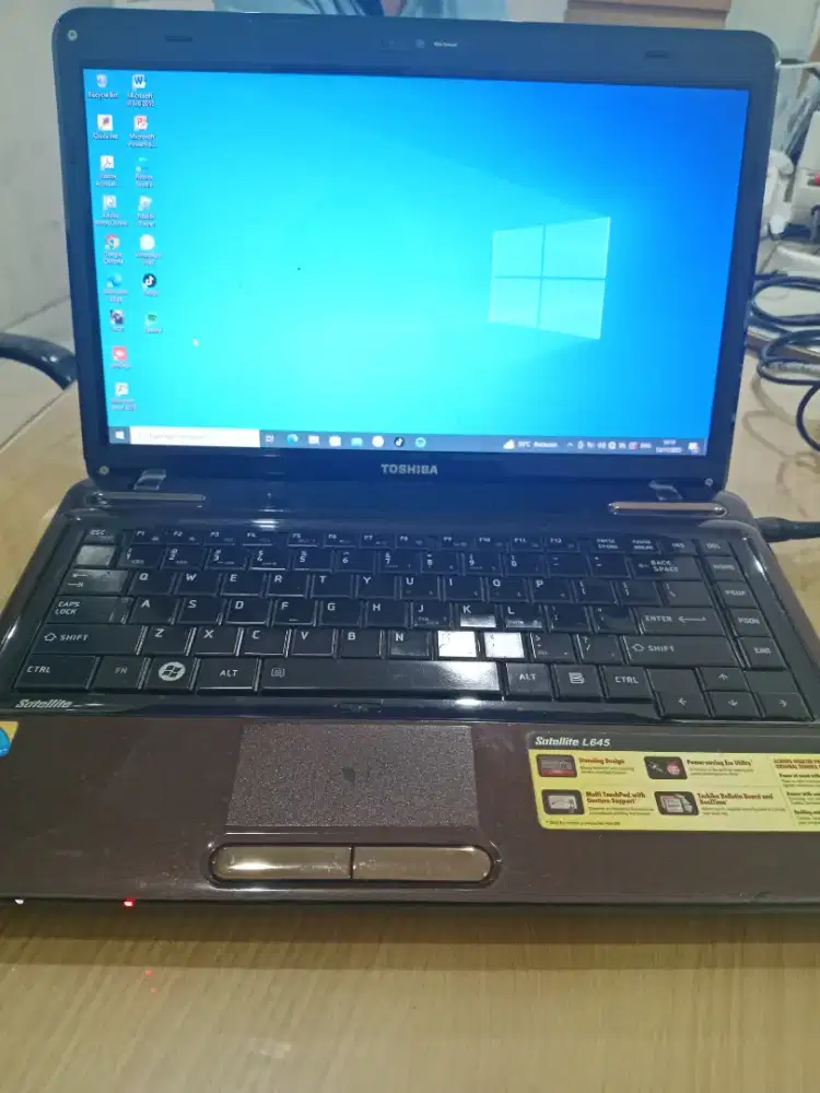 di jual laptop merk Toshiba satellite L645 Intel core i5