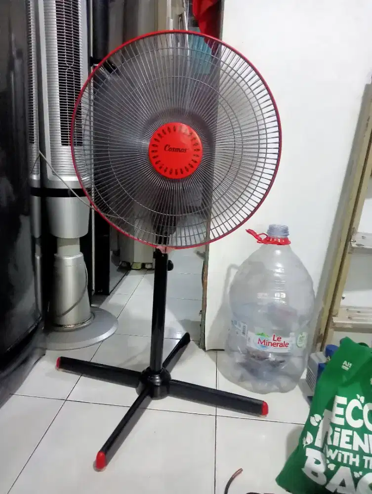 Di jual kipas angin stand fan cosmos angin kenceng banget