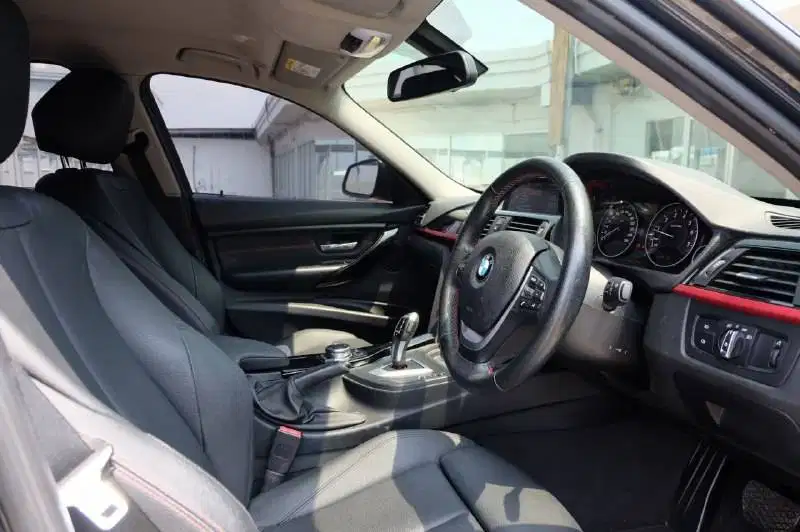 DP 40 Juta BMW 320i Sport F30 Pre LCI 2015