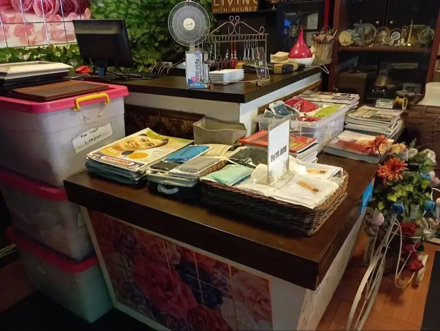 Meja Resepsionis Kasir & Meja Prasmanan Besar Bentuk L Kayu