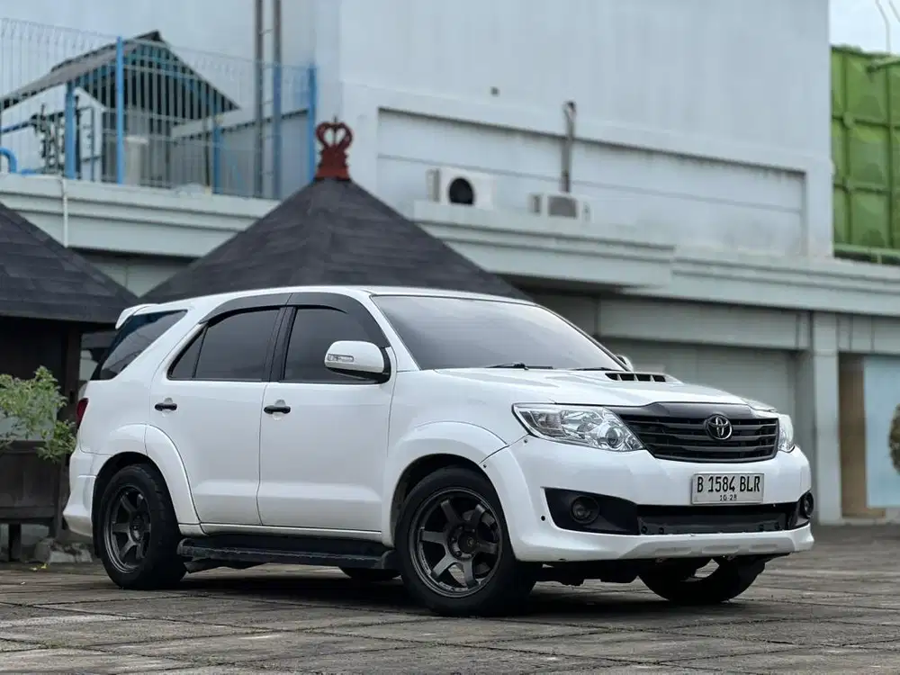 Fortuner G VNT 2013 !! Foresale Murah aja!!
