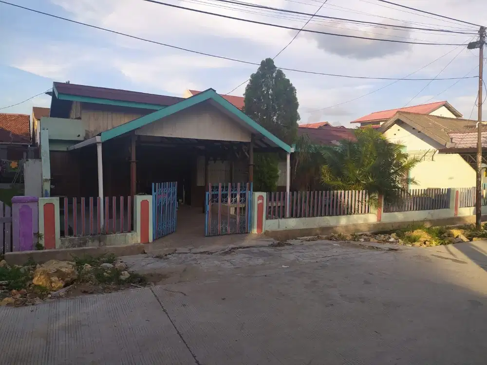 RUMAH DITENGAH KOTA SANGAT STRATEGIS