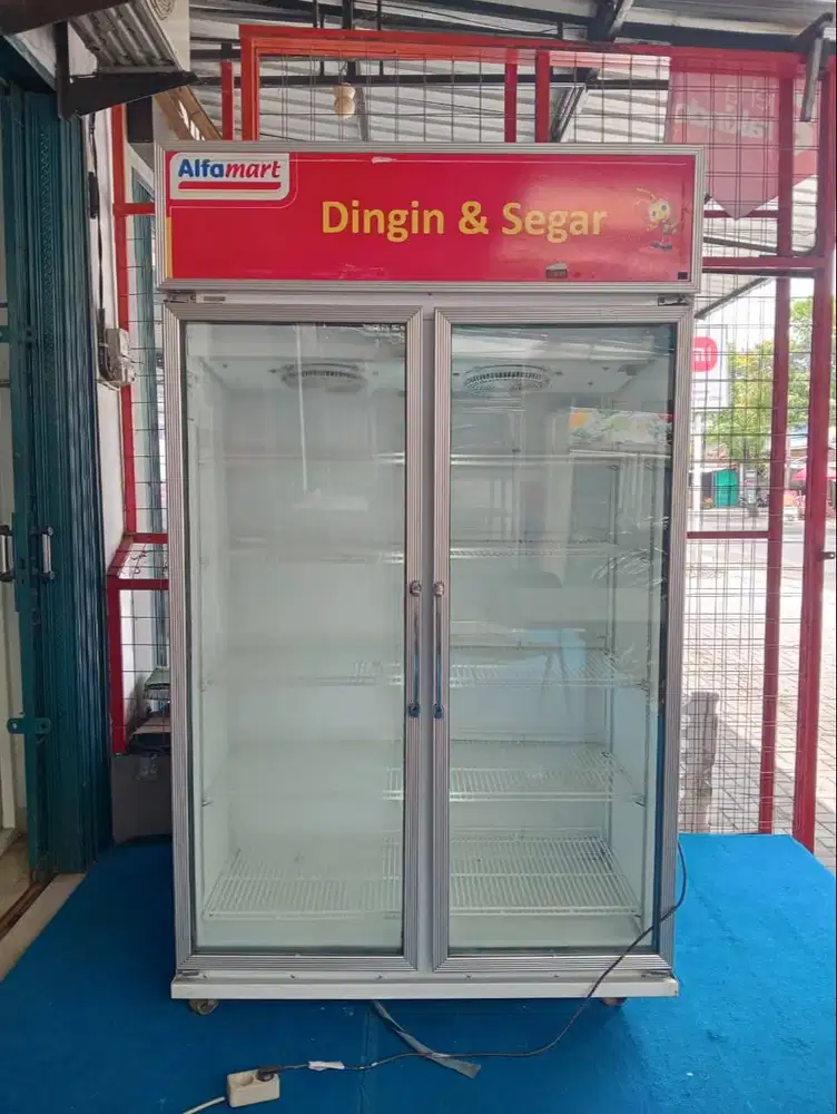 Showcase / chiller pendingin minuman bekas murah normal orisinil