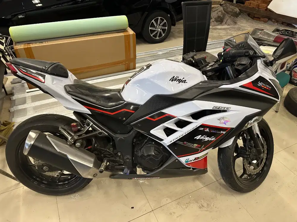 Ninja 250 Fi 2014 kM 38 ribu! Antik kawasaki motor moge zx rr yzf r25