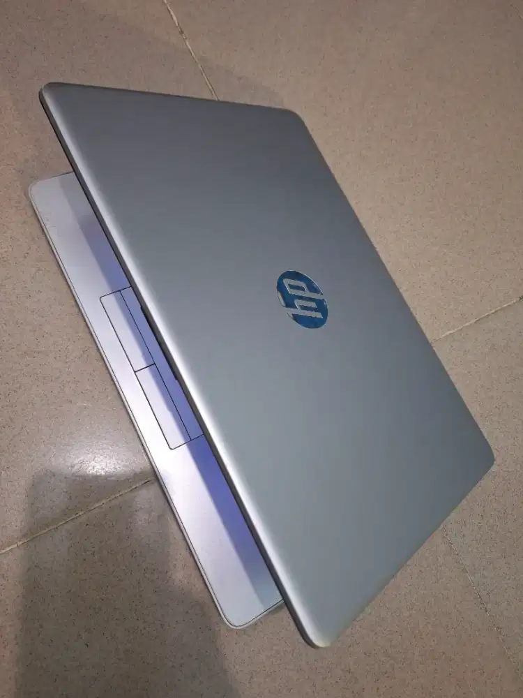 Bismillah dijual laptop hp14 slim E2 ram 8gb ssd 256gb siap pakai