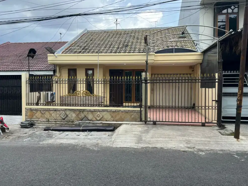 Disewakan rumah darmo baru barat