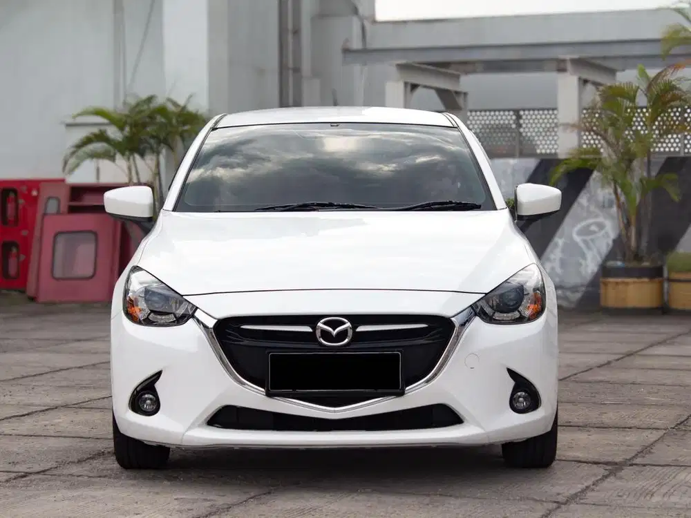 MAZDA 2 R SKYACTIF 2015