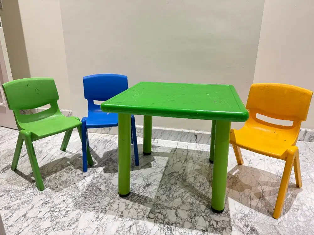 Meja Anak dan Kursi Anak Informa