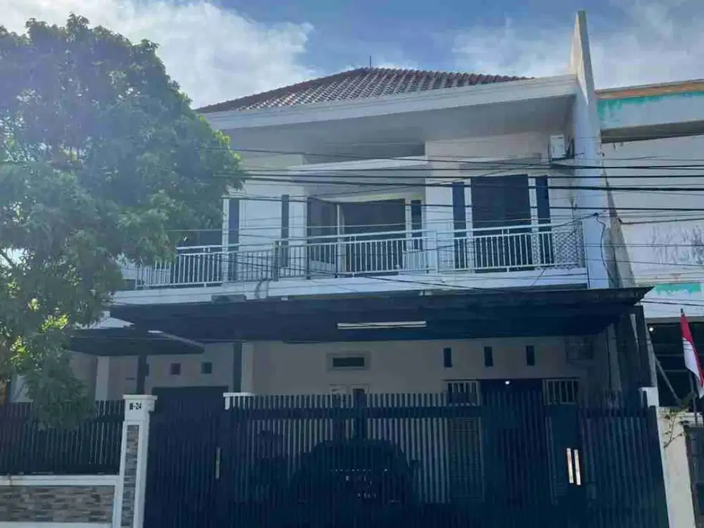 JUAL CEPAT Rumah di Tenggilis
Luas tanah : 10x20 (200m2)