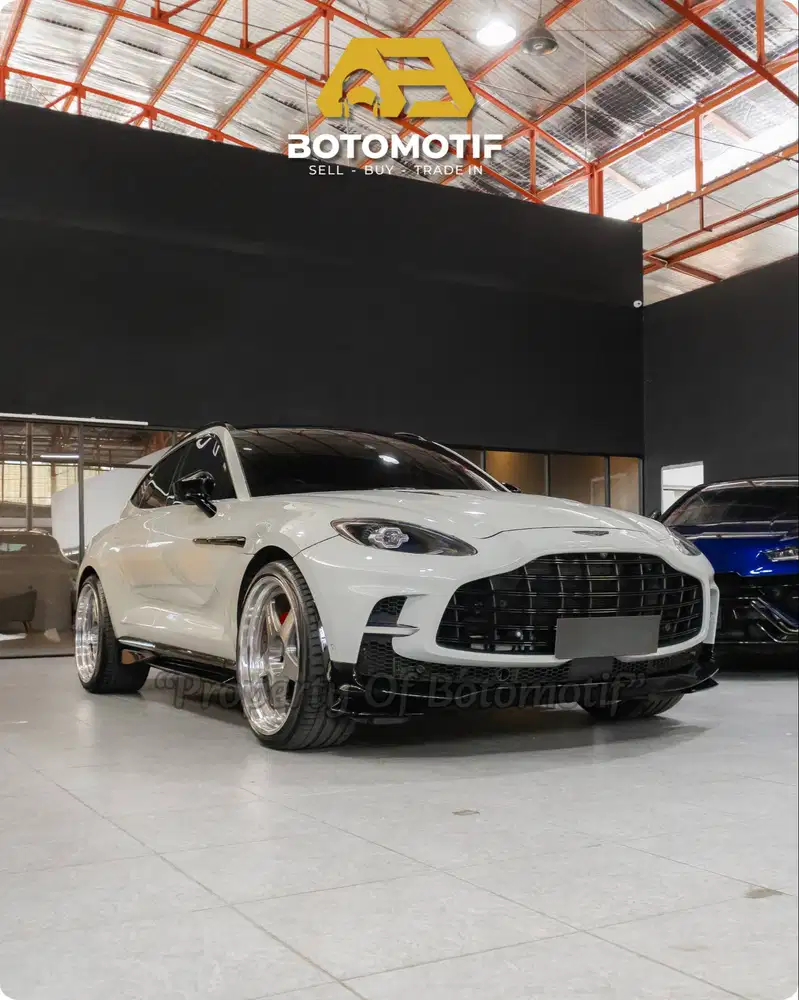 Aston Martin DBX 707 4.0 V8 Apex Grey 2023
