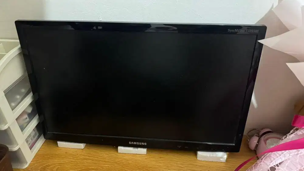 Jual/TT/BT TV Samsung T22B300 + TV Box ram 4gb