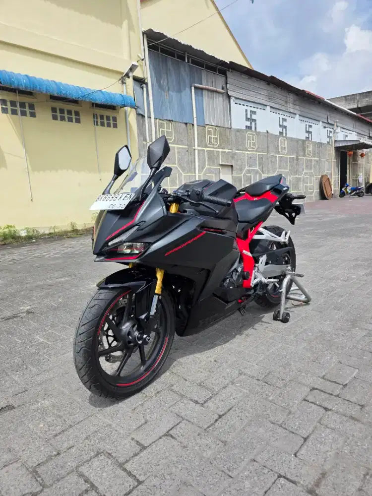 Honda New CBR 250RR Hitam 2024 pmk 2025
