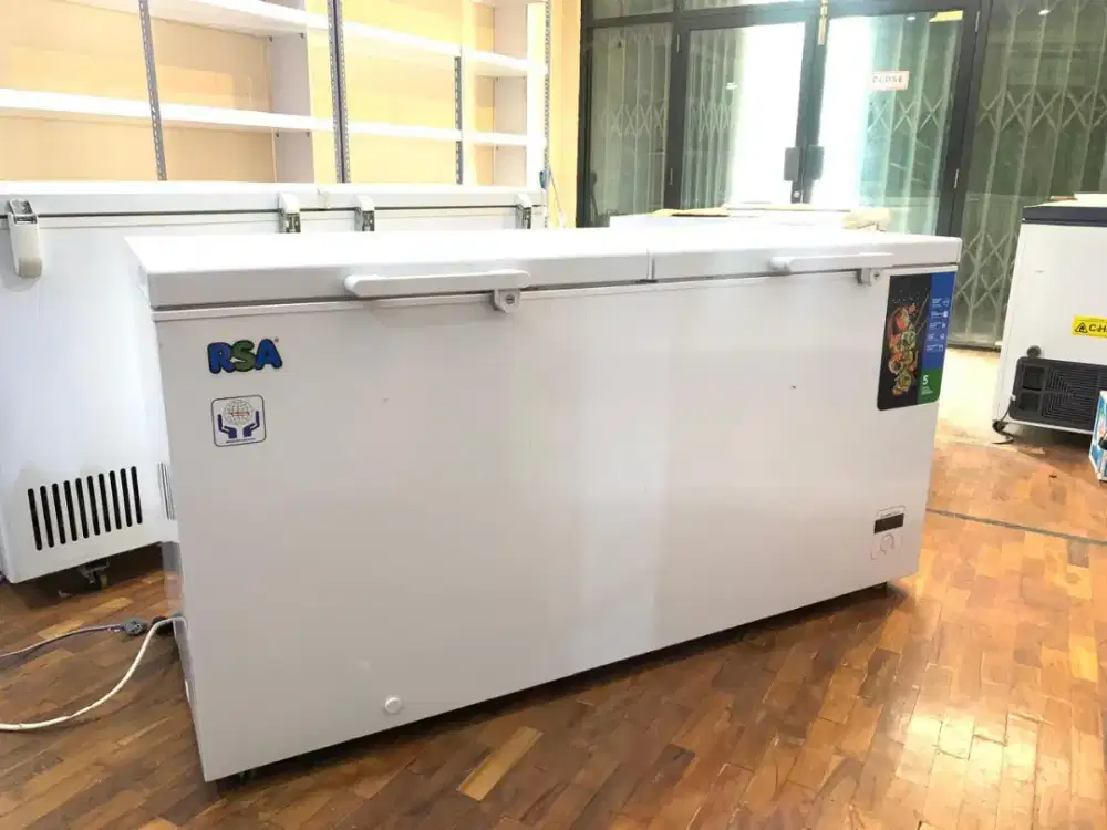 Dijual cepat freezer