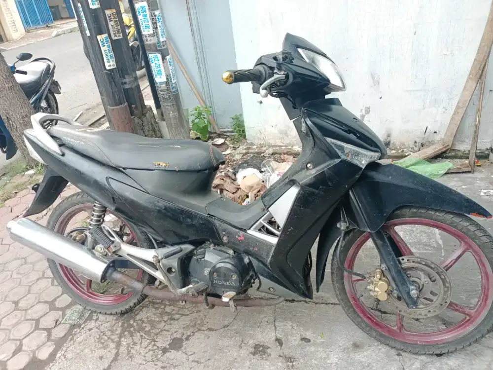 Supra x 125 tahun 2009 komplit