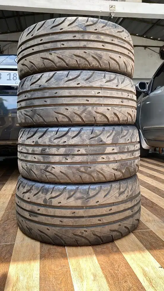 4 Ban Slick Balap 235 45 17 Tebal 98% sizs 235/45/R17